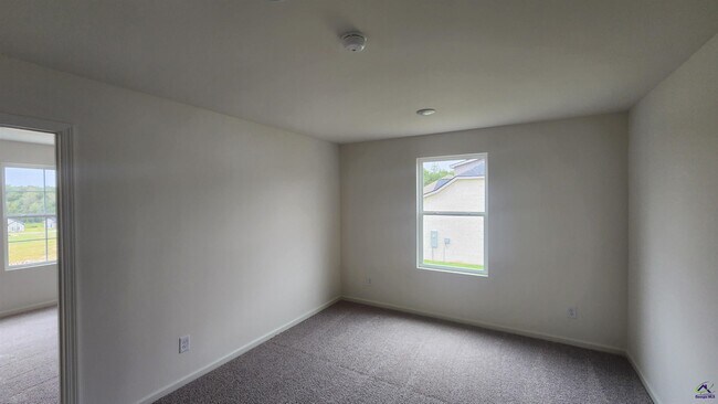 Building Photo - 502 Liberty Hall Dr
