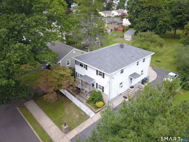 Building Photo - 219 3rd Ave