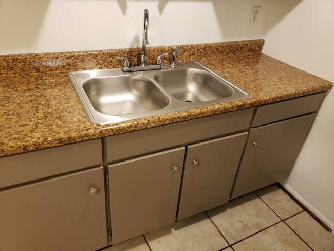 Building Photo - 6139 Old William Penn Hwy