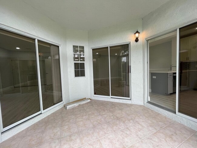 Building Photo - 6526 Via Regina
