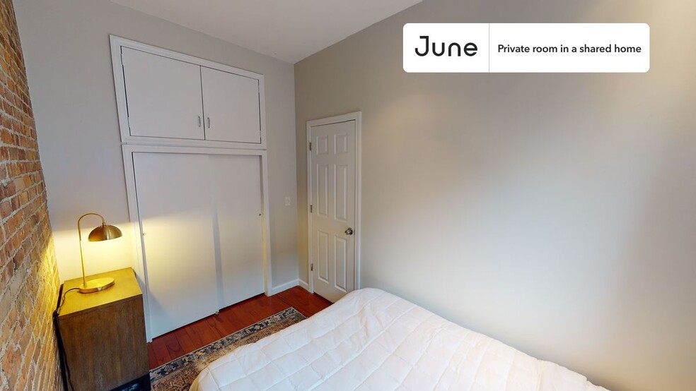 Building Photo - Private bedroom in 2 bed/1 bath Home