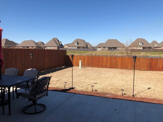 Building Photo - Energy Smart Home!