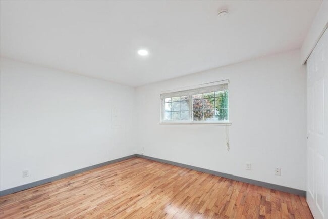 Building Photo - 3 bedroom in Renton WA 98058