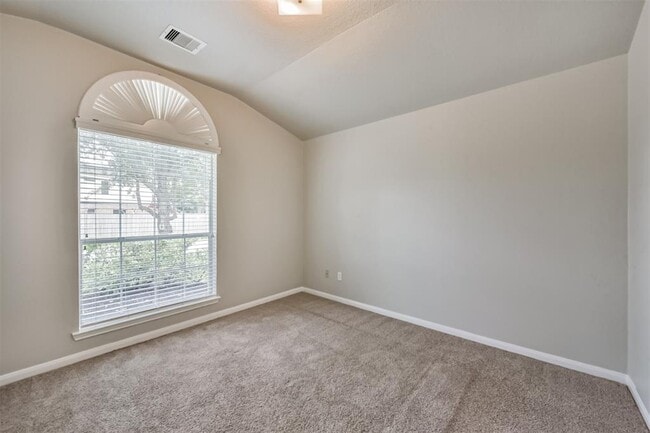 Building Photo - 9911 Driftwood Park Dr