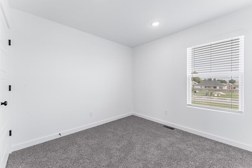 bedroom 3 - 940 Ventnor Ave