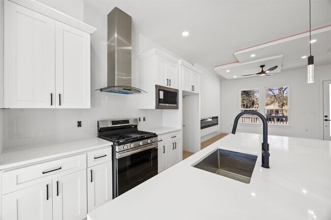 Building Photo - 615 Lettie St