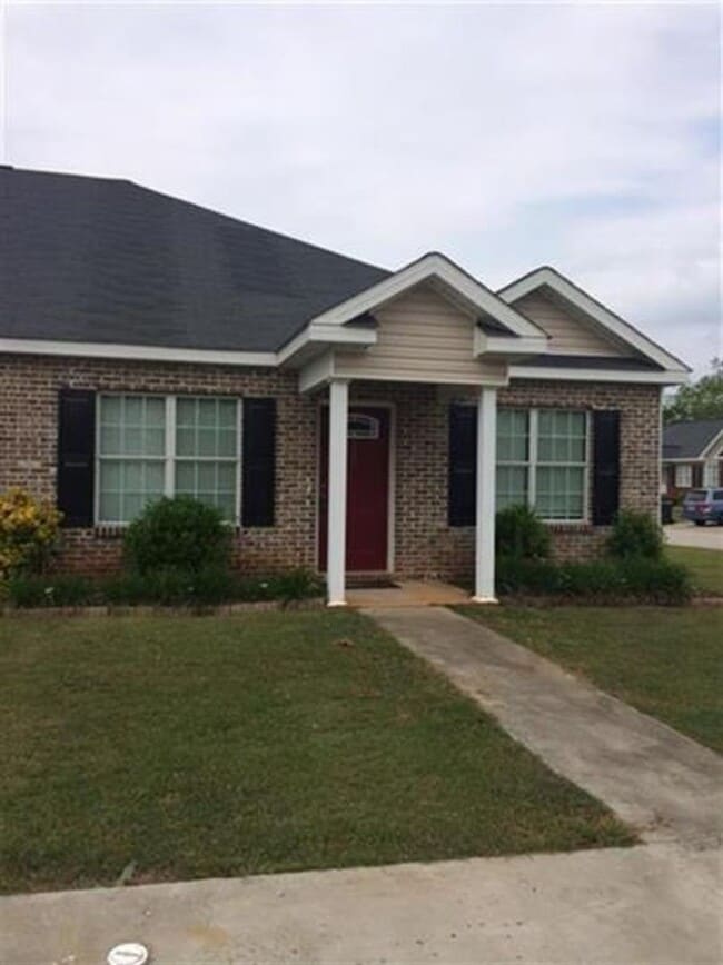 Primary Photo - Townhome Living Made Easy: Your 2-Bed, 2-B...