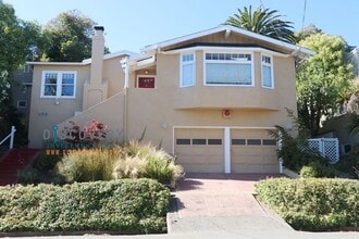 Building Photo - Piedmont Home with Bedroom Suite and Enclosed Yard