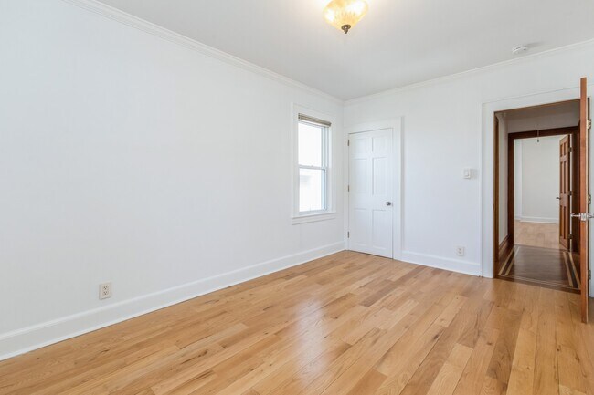 Building Photo - 34 Glenview Terrace