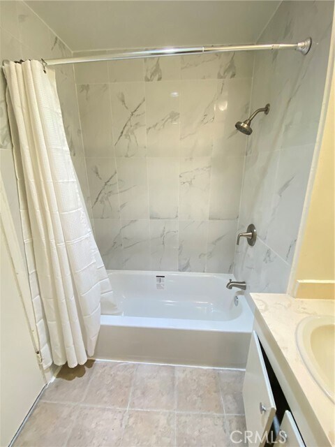 Building Photo - 2153 W Brownwood Ave