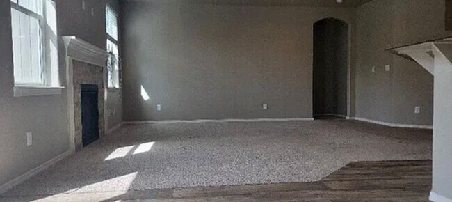 Building Photo - 544 SE Casting St