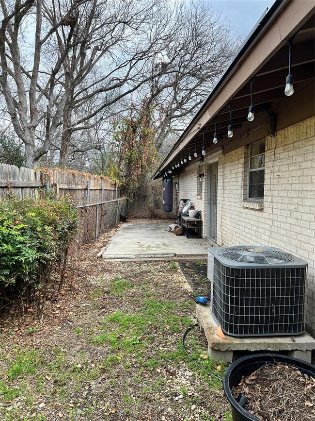 Building Photo - 8311 Hathaway Dr