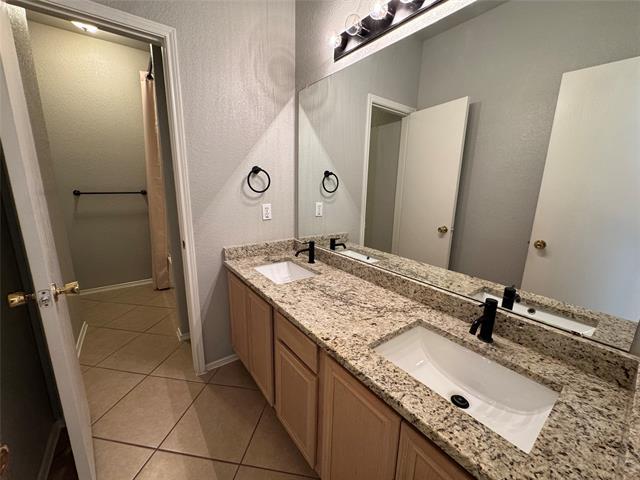 Building Photo - 4432 Park Creek Ct