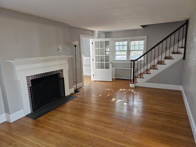 Building Photo - 14 John St