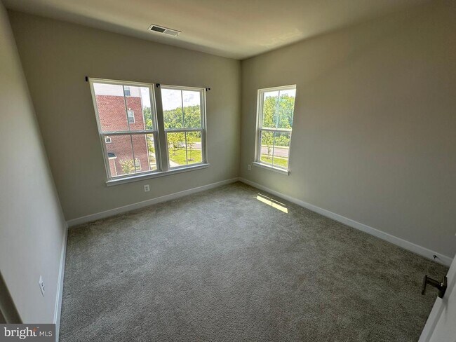 Building Photo - 5615 Billenca Ln