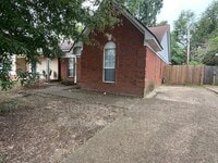 Building Photo - 3913 Oak Branch Cir E