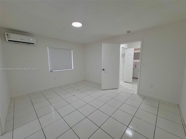 Building Photo - 15741 NW 40th Ct