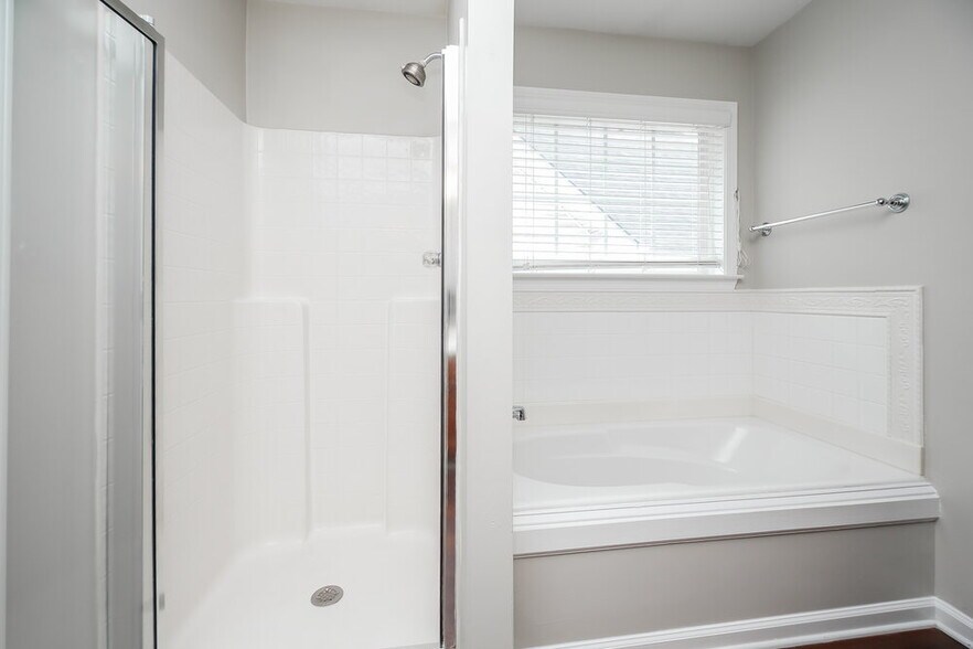 Building Photo - 137 Highland Falls Dr