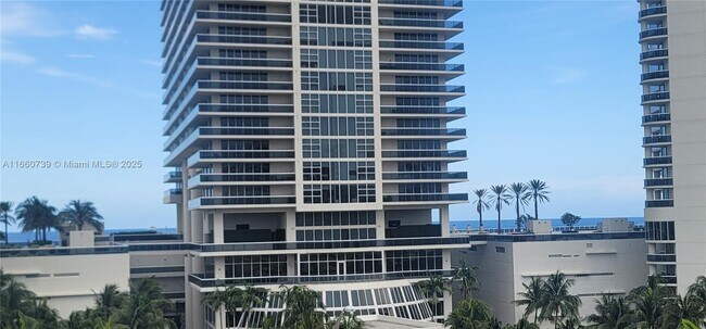 Building Photo - 1825 S Ocean Dr