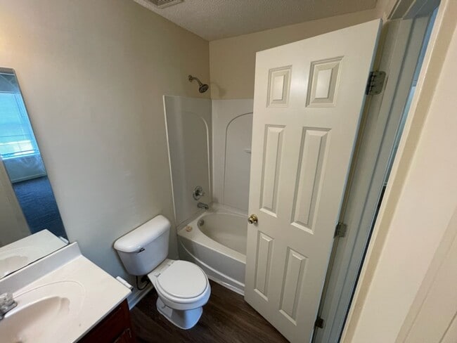 Building Photo - Bailey Station Townhomes