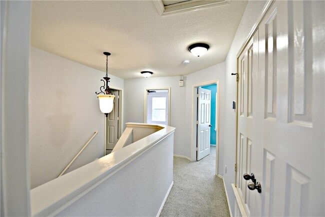 Building Photo - 1805 Copper Breaks Ln