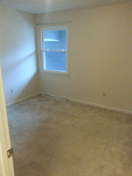 Building Photo - 132 Edgewater Ln