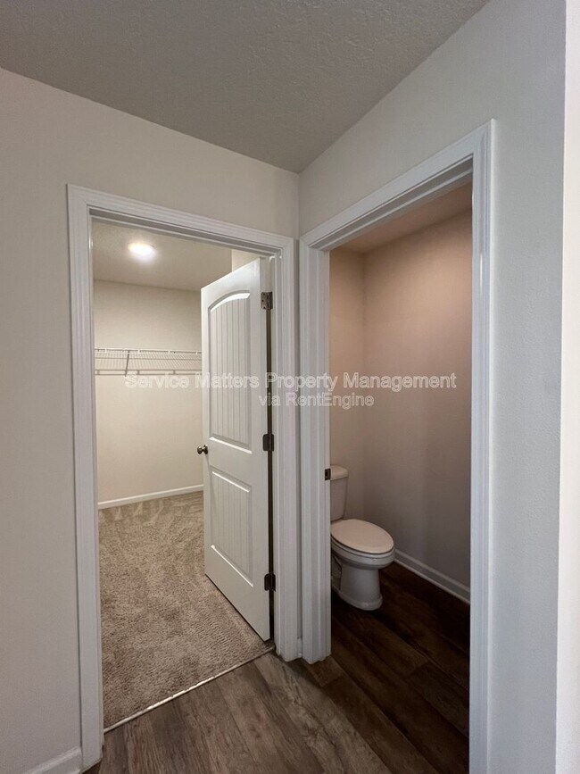 Building Photo - 4080 Roosevelt Way