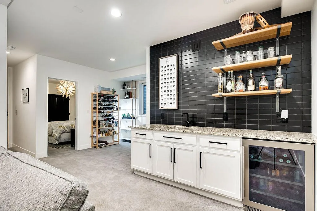 Basement Wet Bar - 4407 Utica St