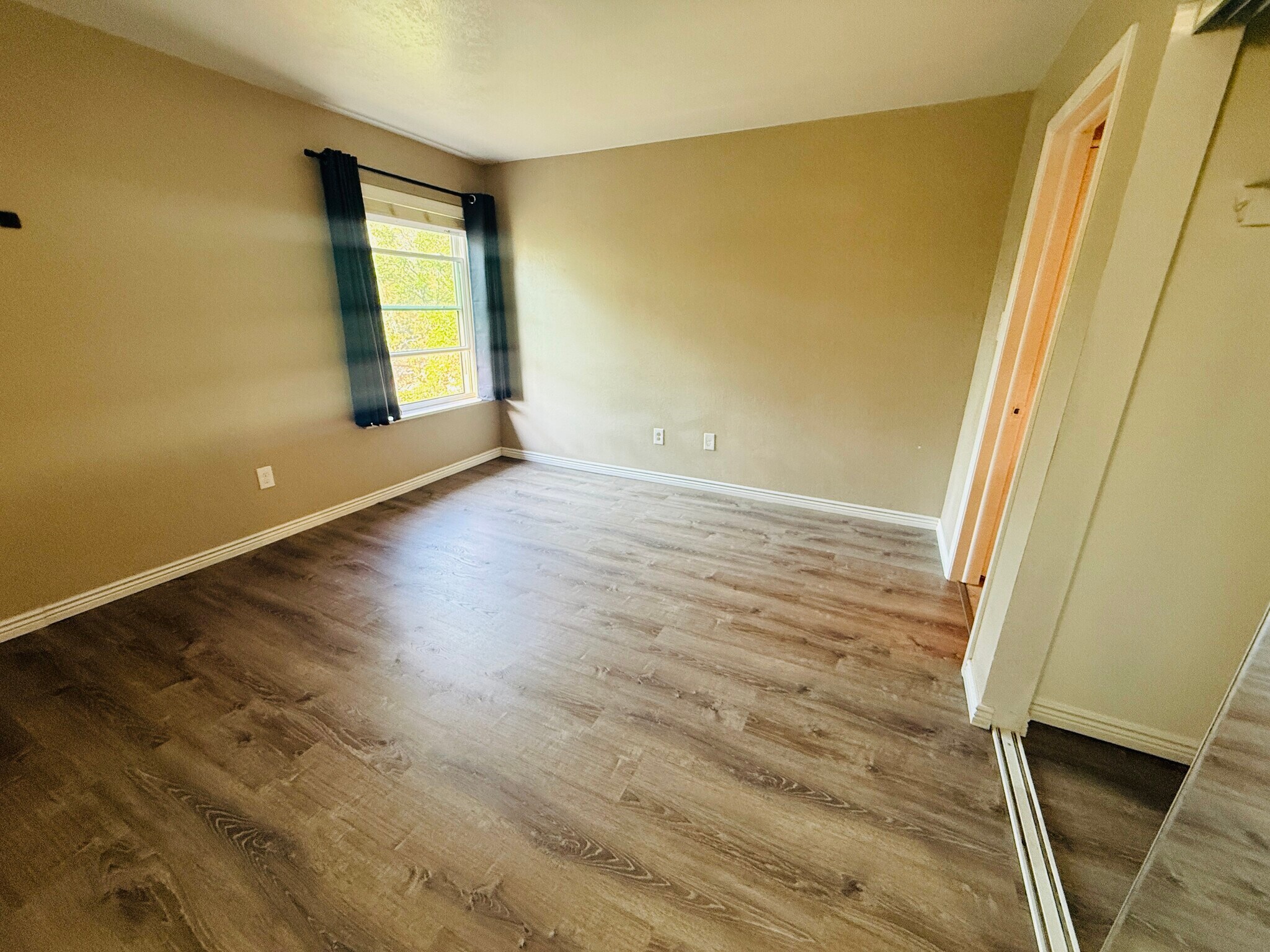 Building Photo - 2227 Canyon Blvd