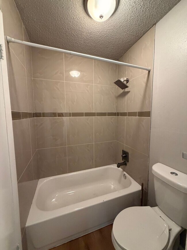 Building Photo - 1bed/1bath condo in 78704
