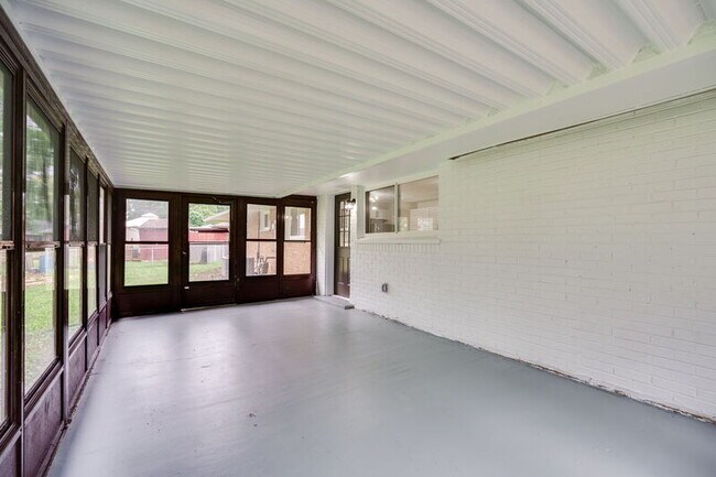 Building Photo - 5224 Mystic Dr