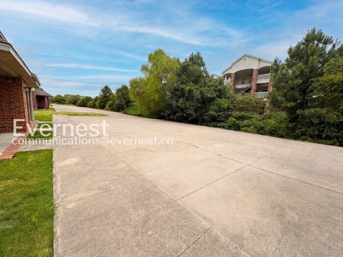 Building Photo - 10800 Frenchmen Loop