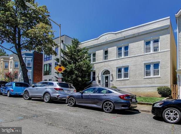 Building Photo - 314 V St NE