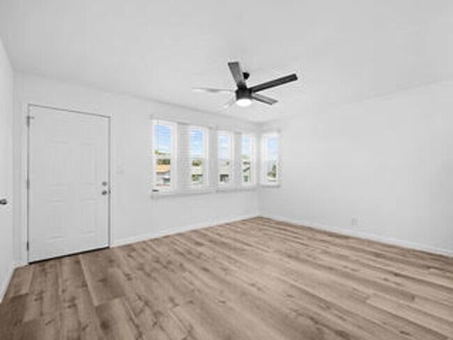 Building Photo - 2134 Drescher St