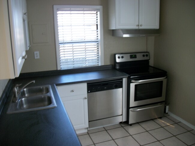 Building Photo - 1128 NW 56th St