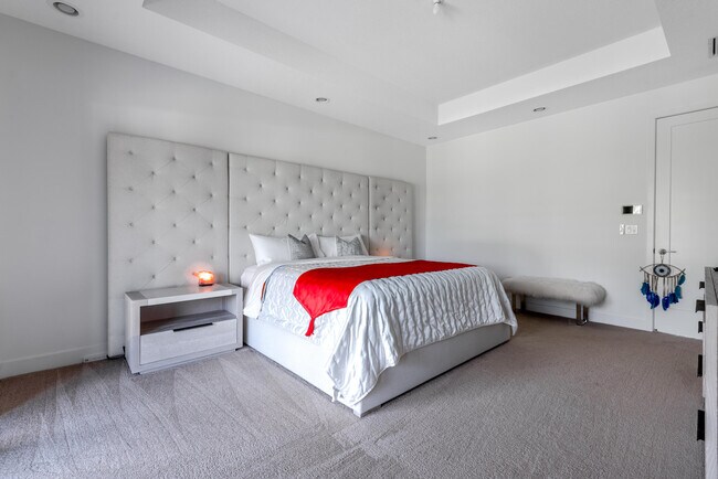 Building Photo - 8131 Laurel Falls Dr