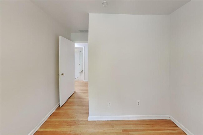Building Photo - 2902 Delcourt Dr