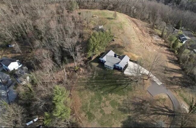 Building Photo - 204 Angel Terrace