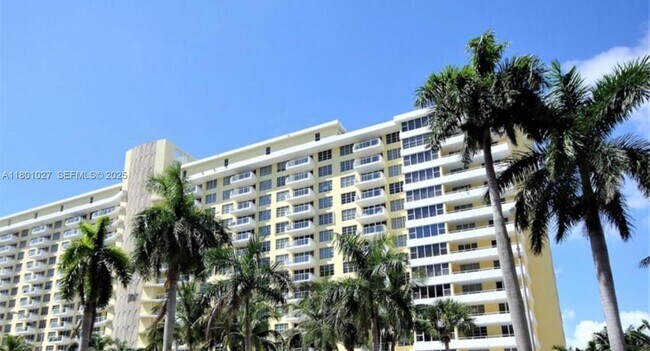 Building Photo - 5600 Collins Ave