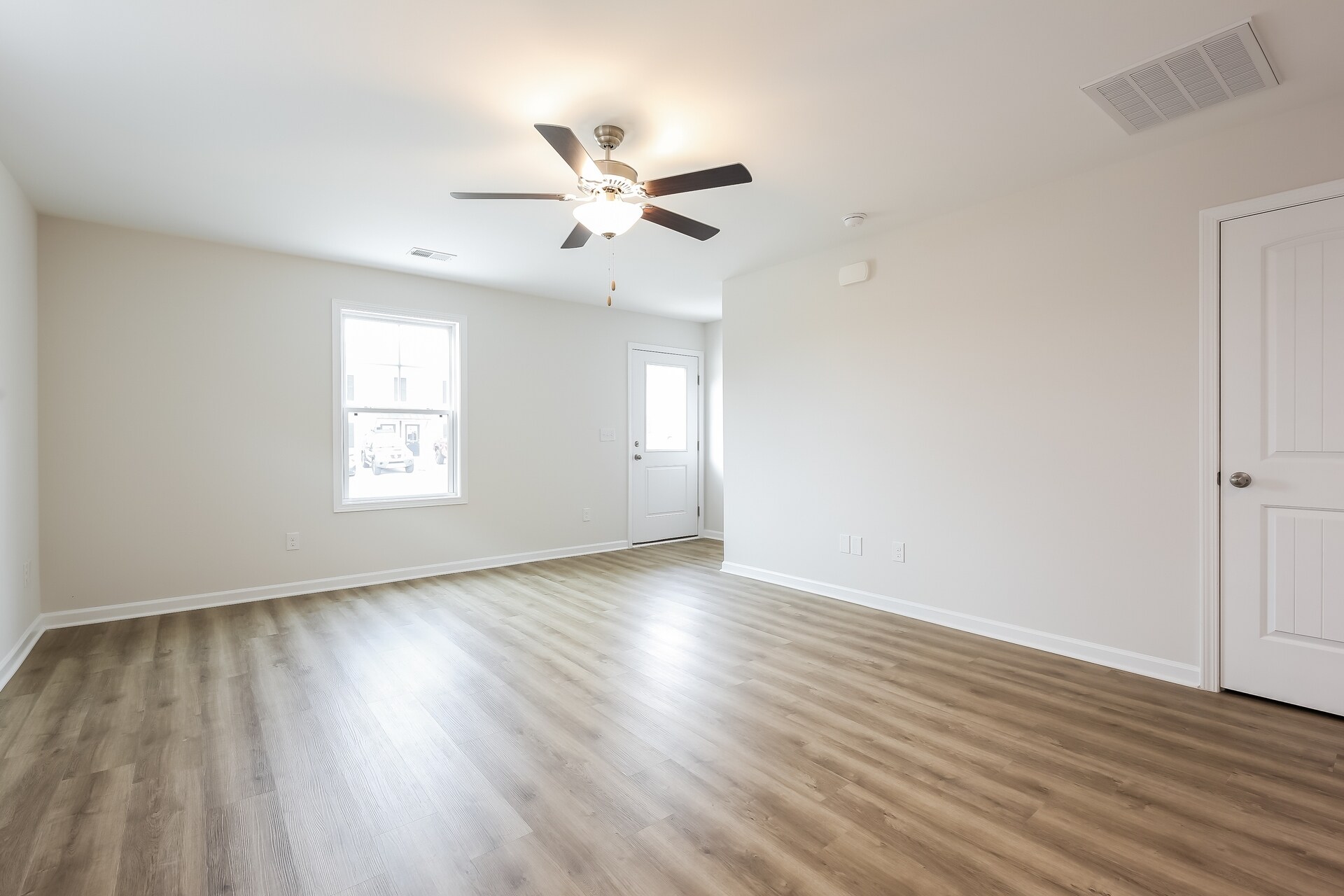 Building Photo - 310 Noble Ln