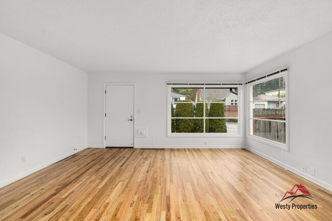 Building Photo - 6725 E Burnside St