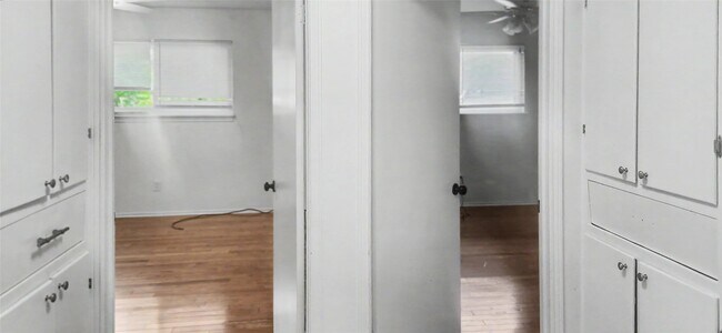 Building Photo - 12913 Trail Hollow Dr