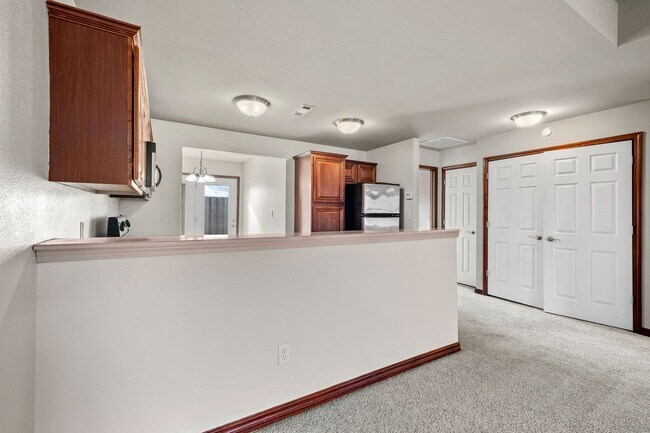 Building Photo - 1270 N Trinity Dr