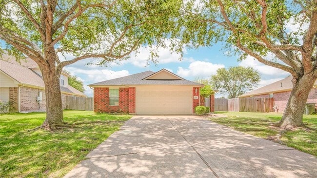 Primary Photo - 229 River Basin Ln