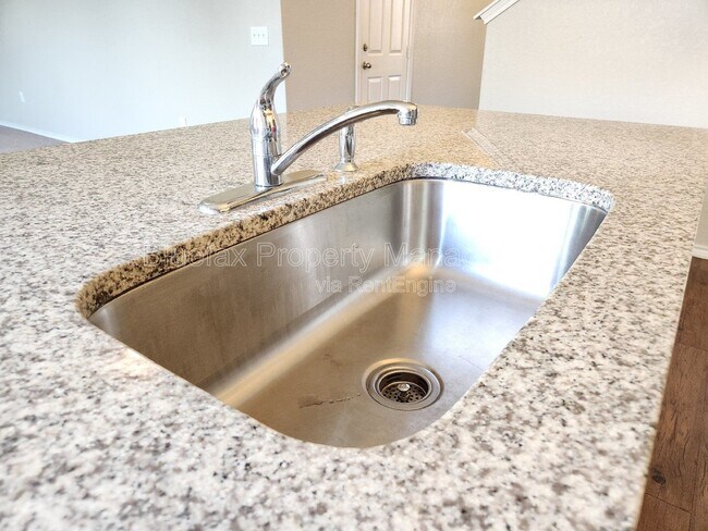 Building Photo - 6811 Freedom Hills