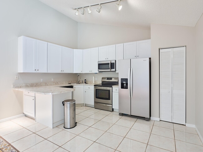 Building Photo - 5532 Golden Eagle Cir