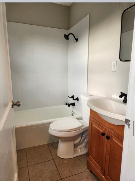 Building Photo - 6848 Buckingham Pl