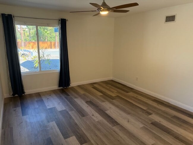 Building Photo - 3 bedroom/2 bath single family home for lease