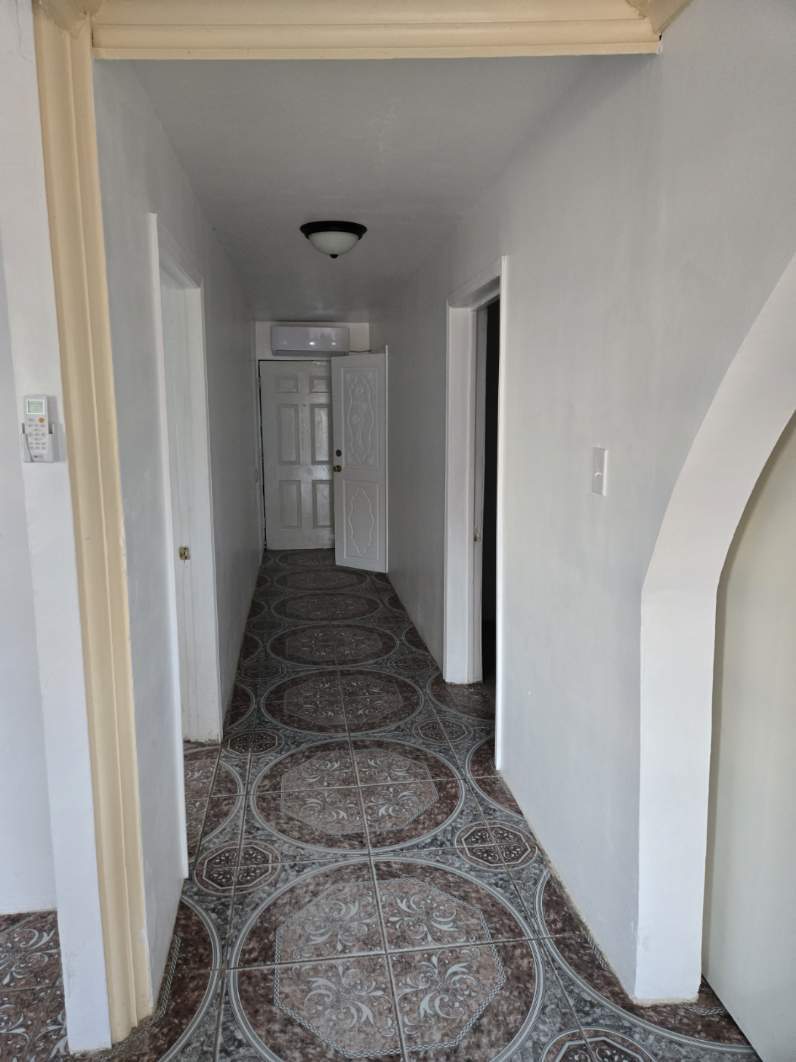 Building Photo - 624 De Vargas Dr