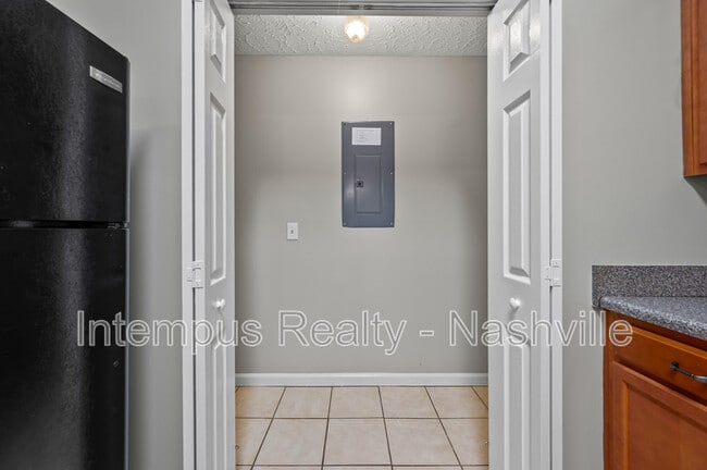 Building Photo - 553 Rose Cottage Cir